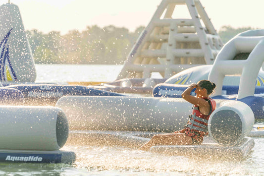 Aquaglide - C Lounge - Lakefront Lounges - 585222157