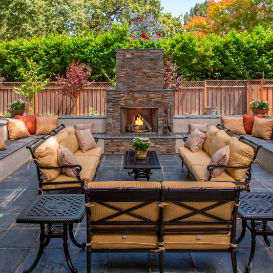 Majestic - Courtyard 36 Traditional Outdoor Gas Fireplace refractory required - ODCOUG-36NR