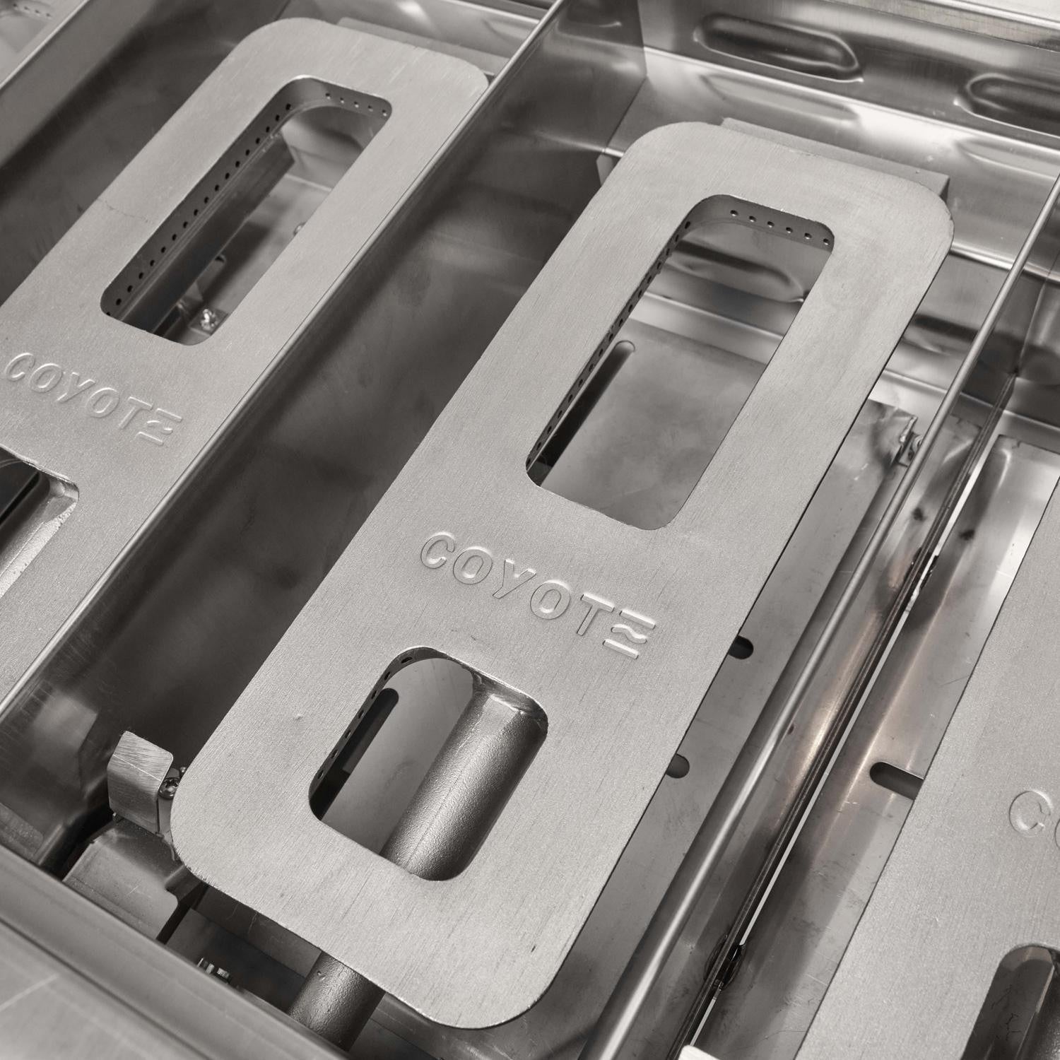 Coyote - CL-Series 42-in 5-Burner Built-In Natural Gas Grill w/ Lift-Assist Hood & Safety Valve - C3CL42NG