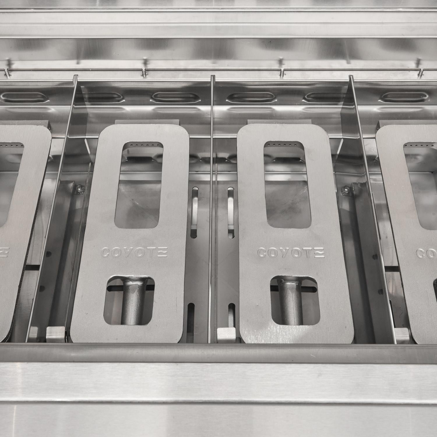 Coyote - CL-Series 42-in 5-Burner Built-In Natural Gas Grill w/ Lift-Assist Hood & Safety Valve - C3CL42NG