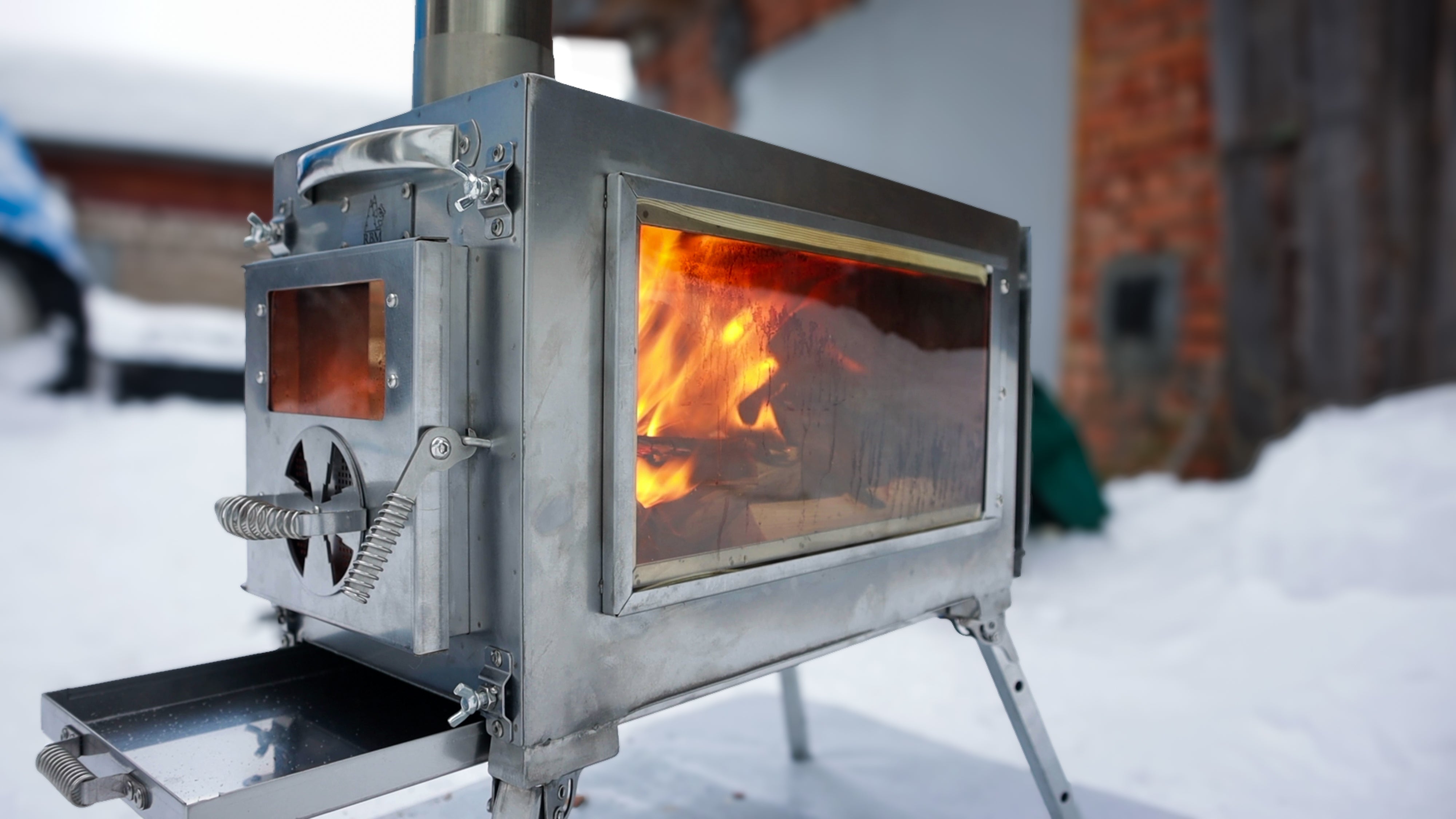 Best Hot Stoves - Small Wood Stove With Fire-Resistant Glass "Caminus S"