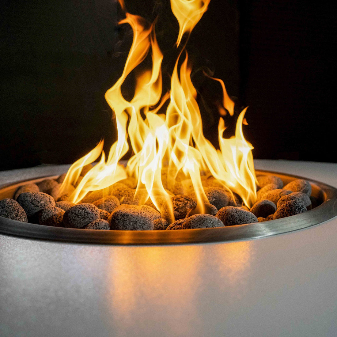 The Outdoor Plus - 42 Round Isla Fire Pit - Powder Coated Metal - Match Lit - OPT-IFPPC42-BWC