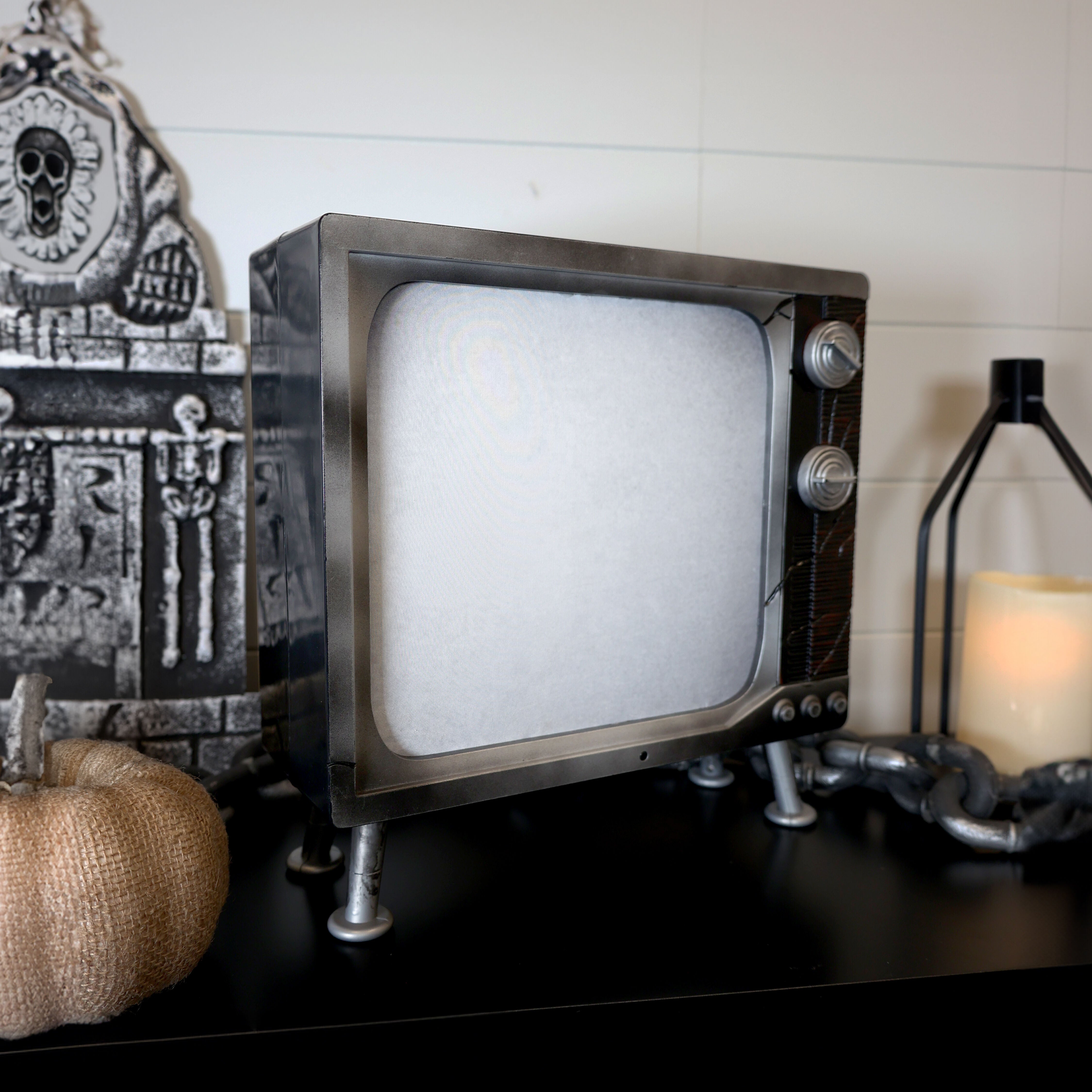 Haunted Hill Farm - Haunted TV by Tekky, Premium Halloween Animatronic - Multi