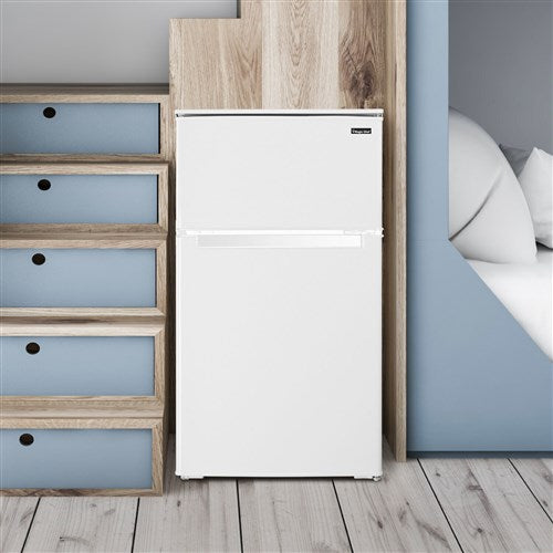 Magic Chef - 3.1-cu. ft. Mini Refrigerator with Top Freezer in White - HMDR310WE