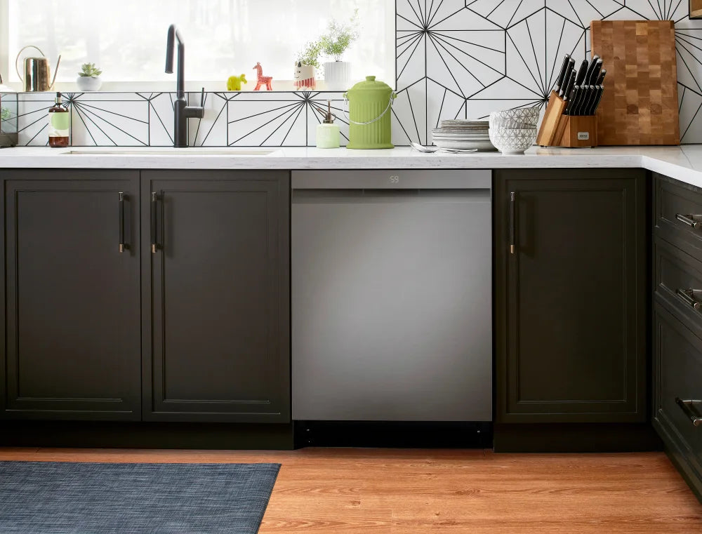 LG - 24" Top Control Dishwasher, 46dB, Hidden Count Down Timer, 3rd Rack - LDPH5554D