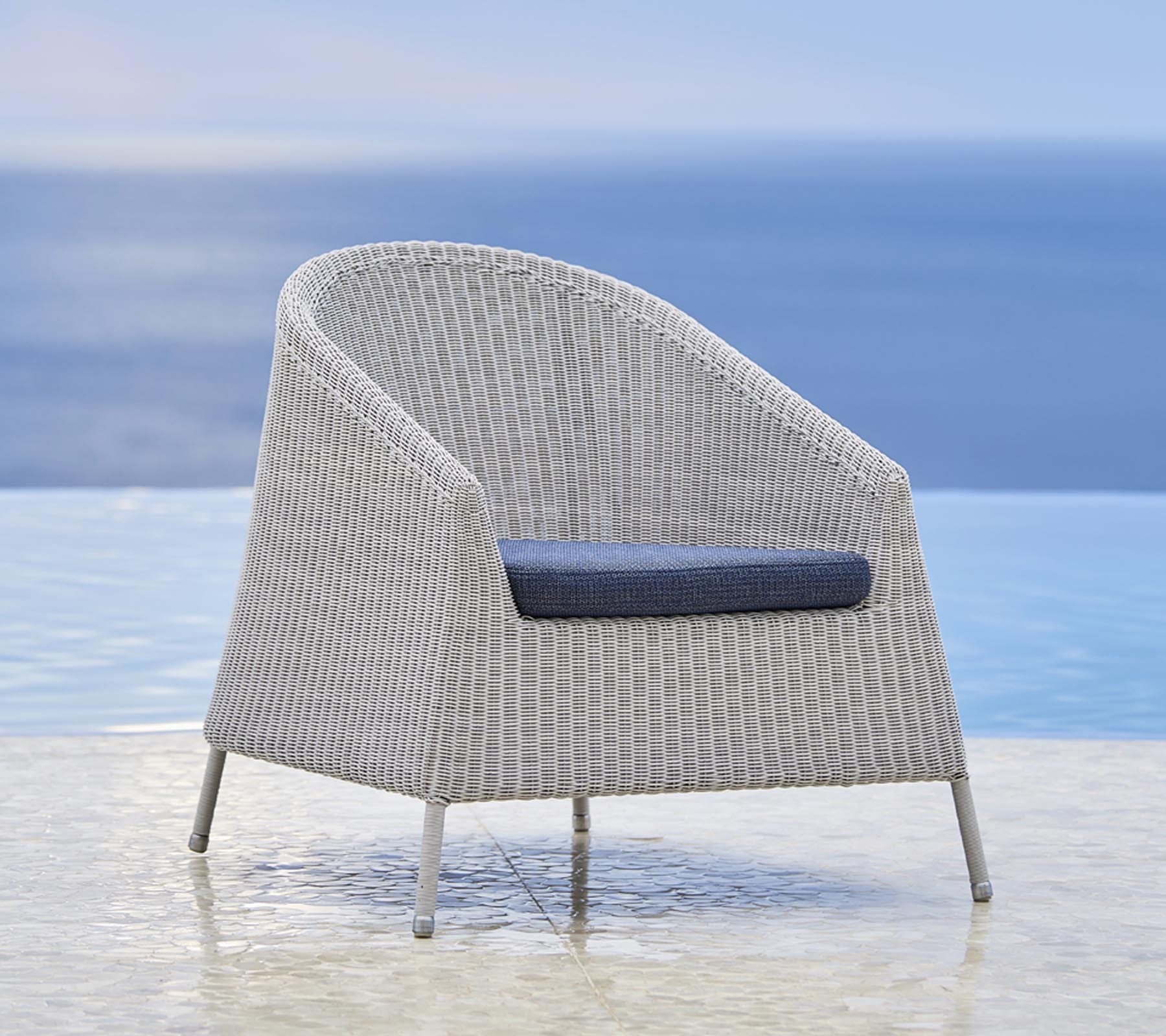 Cane-Line Denmark Kingston lounge chair, stackable (5450)