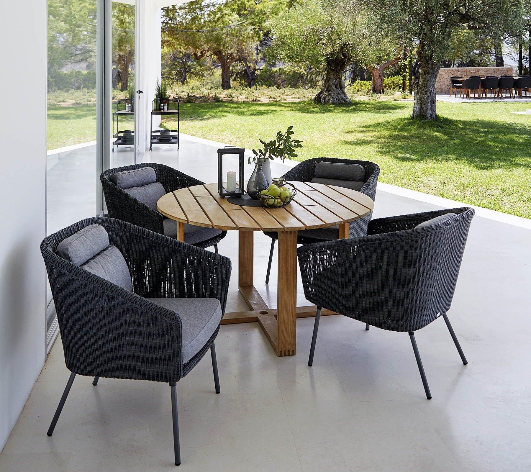 Cane-Line Denmark Outdoor Dining Table Endless dining table dia. 130 cm
