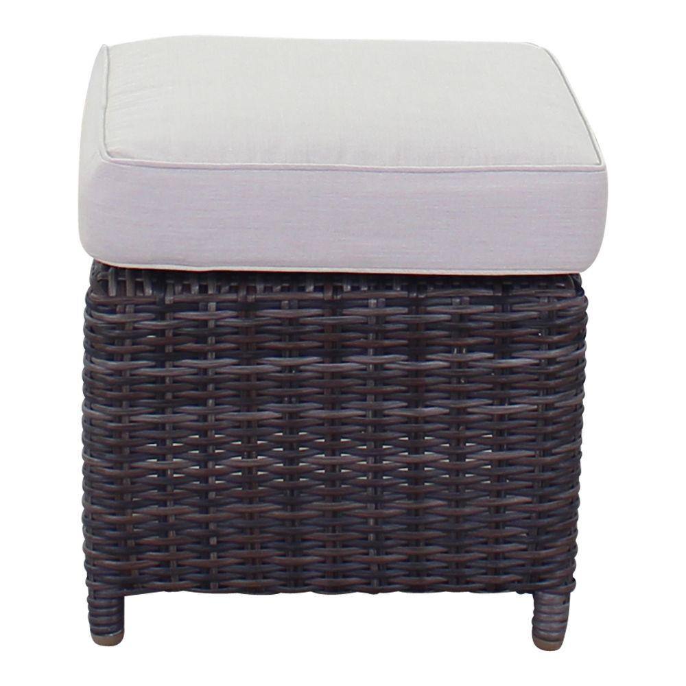 Courtyard Casual Courtyard Casual -  Chelshire Ottoman

Solution Dyed Acrylic
 | 5253