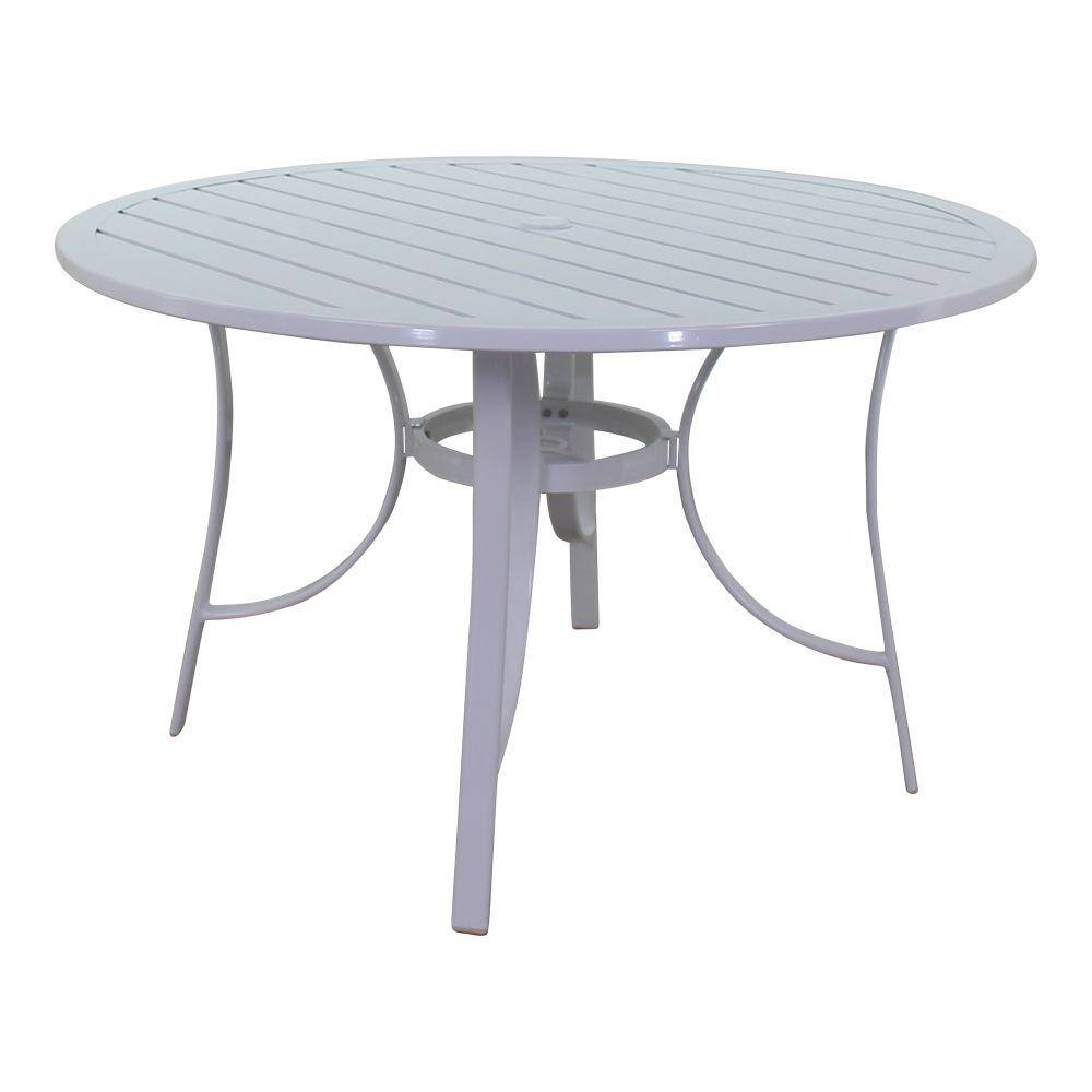 Courtyard Casual Courtyard Casual -  Santa Fe 5 pc Dining Set in White with 48" Round Table and 4 Wicker Chairs | 5641