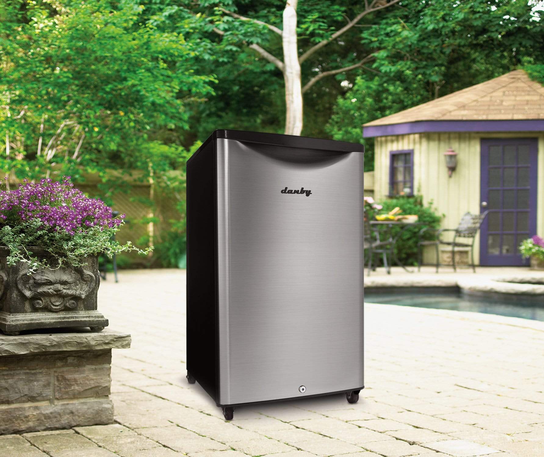 Danby Compact Danby - 4.4 CuFt. Contemporary Classic Outdoor Compact Refrigerator