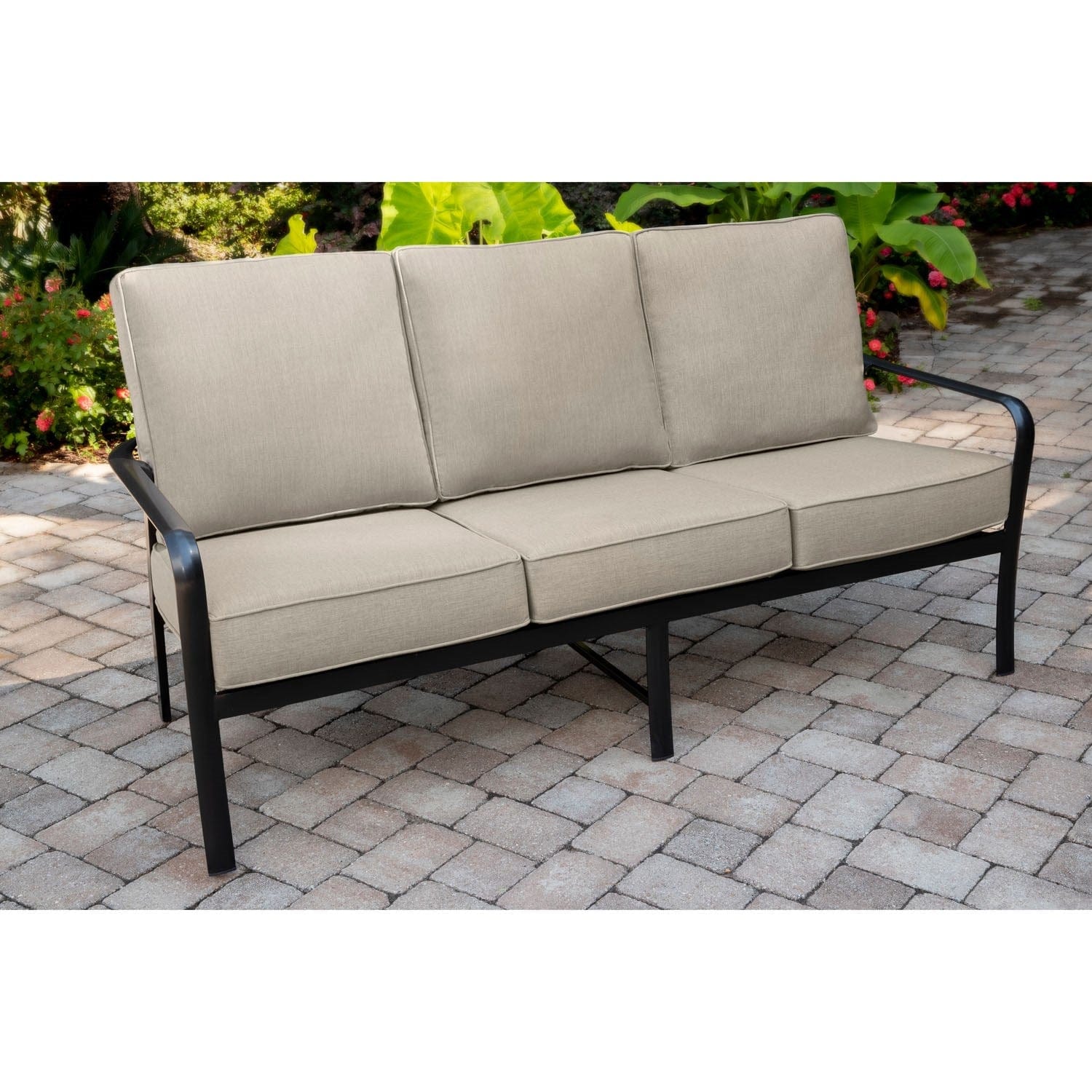 Hanover Conversation Set Hanover - Cortino 5-Piece Commercial-Grade Patio Seating Set with 4 Cushioned Club Chairs and an Aluminum Slat-Top Coffee Table