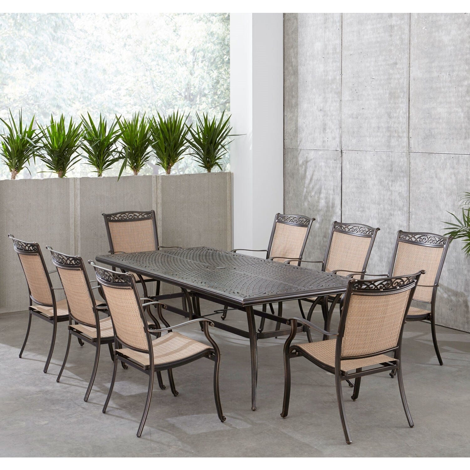 Hanover Outdoor Dining Set Hanover - Fontana 9-Piece Dining Set with Eight Stationary Dining Chairs and an Extra-Large Glass-Top Dining Table | FNTDN9PCC