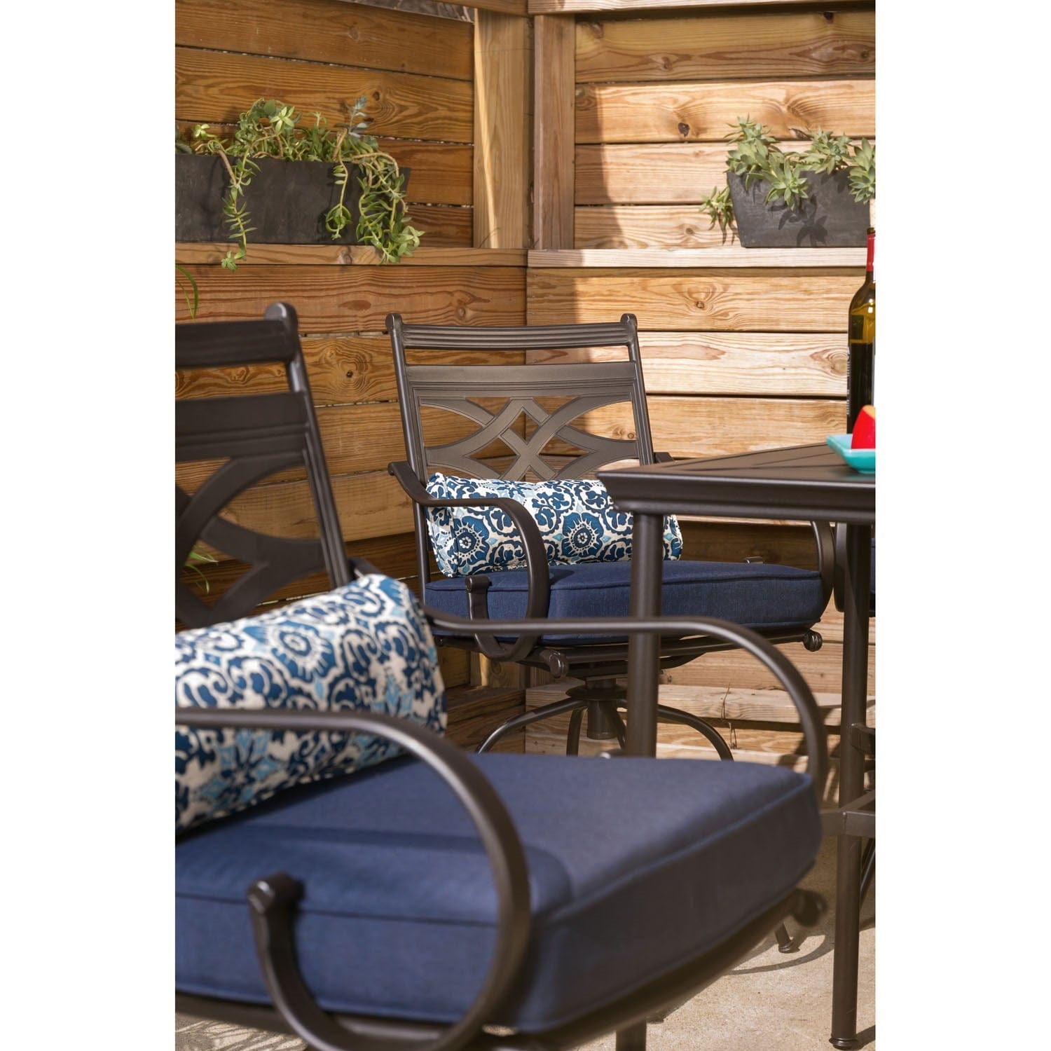 Hanover Outdoor Dining Set Hanover Montclair 5-Piece High-Dining Patio Set in Navy Blue with 4 Swivel Chairs and a 33-In. Counter-Height Dining Table | MCLRDN5PCBR-NVY