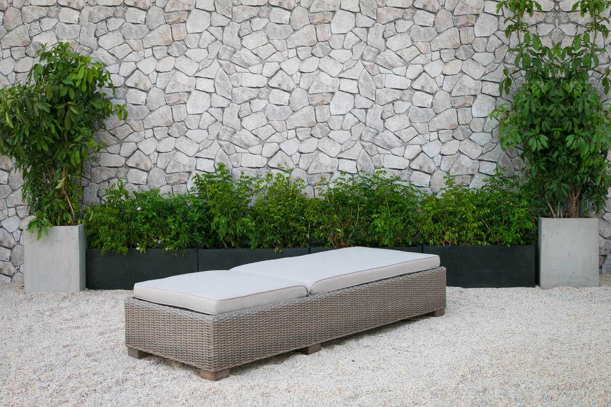 HomeRoots Outdoors Patio Furniture Title / Aluminium, Wood, Rattan, Outdoor Wicker Sunbed