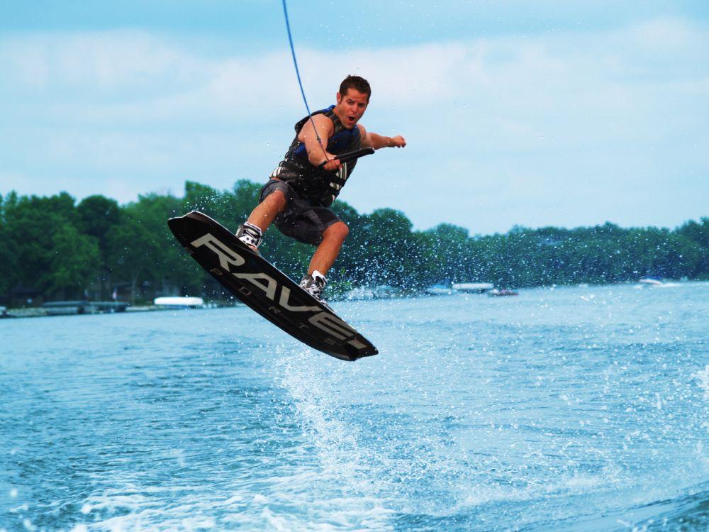 Lyric Wakeboard with Advantage Boots – Recreation Outfitters