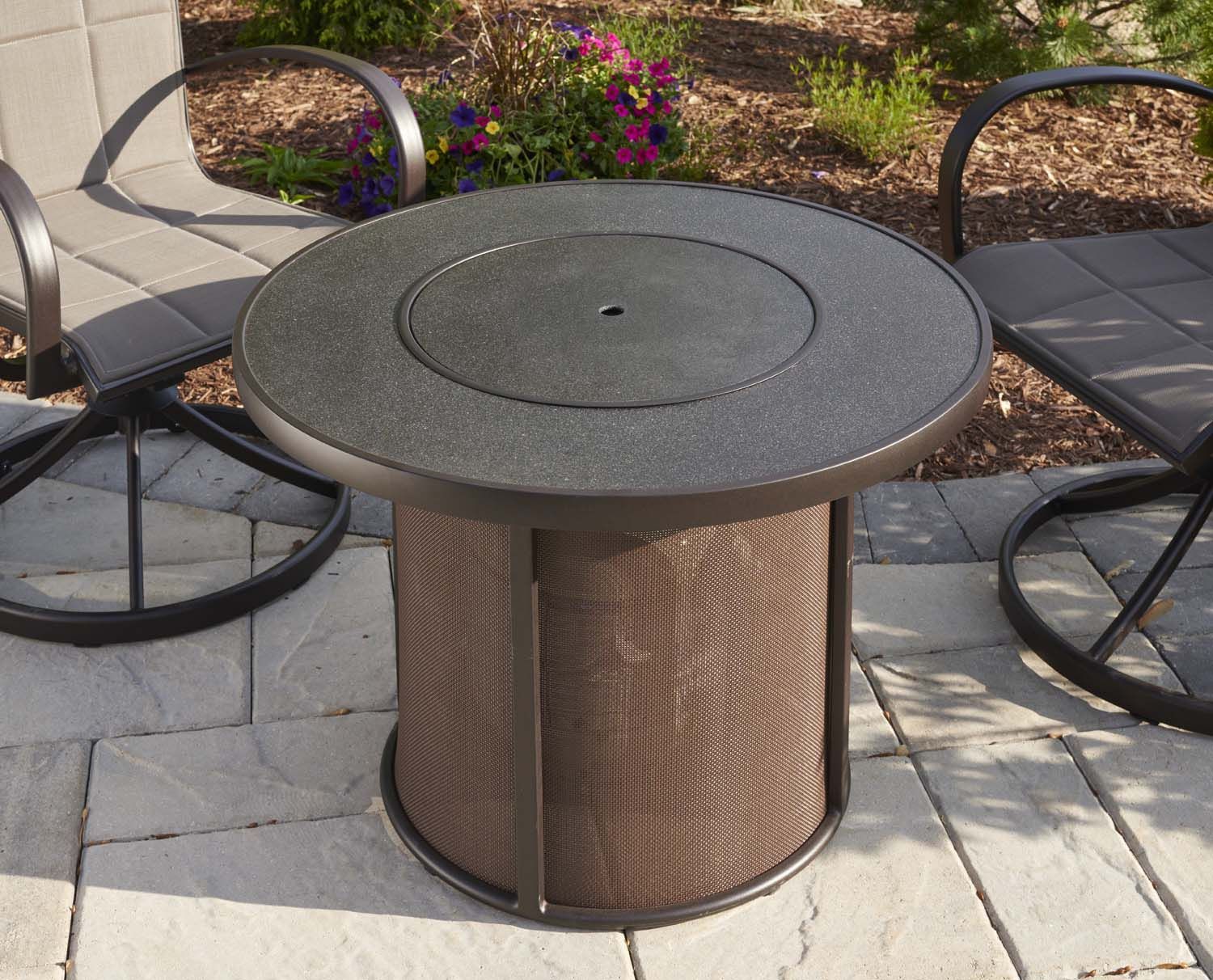 Outdoor Greatroom - Grey Stonefire Round Gas Fire Pit Table - SF-32-GRY-K